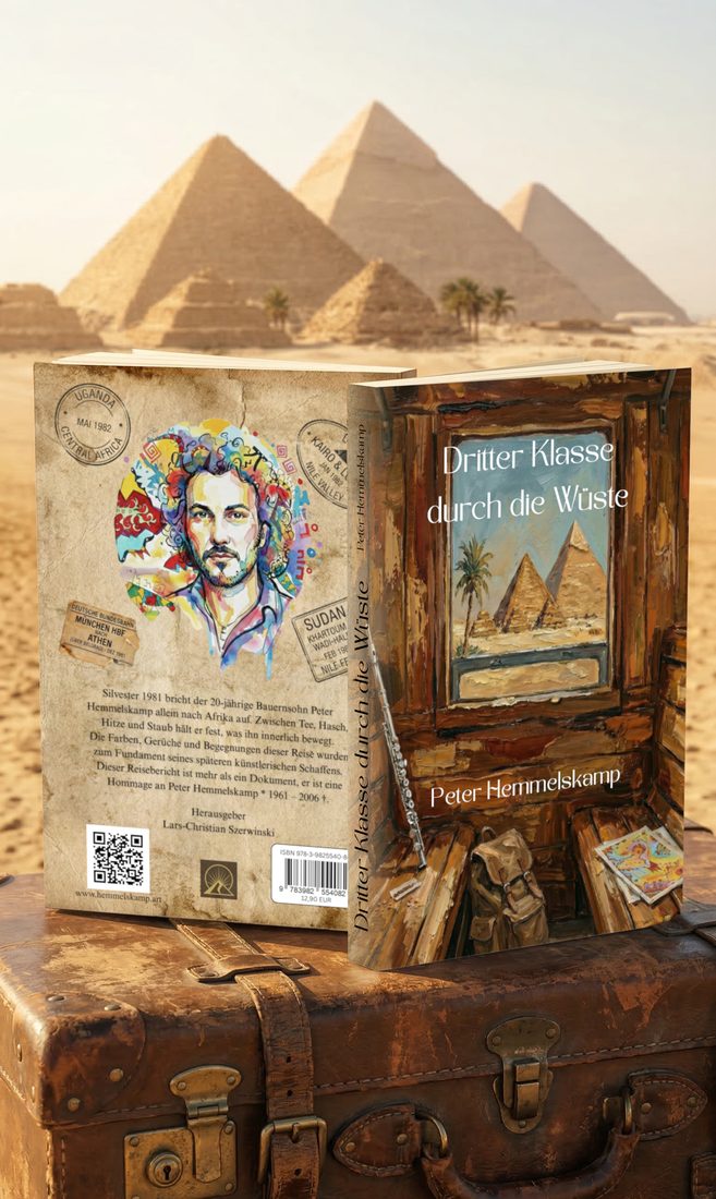 Das Buch „Dritter Klasse durch die Wüste“ vor den Pyramiden von Gizeh